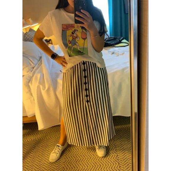 CUPCAKES AND CASHMERE Sandrine Black White Striped Side Slits Midi Skirt Size 2 - Picture 2 of 9